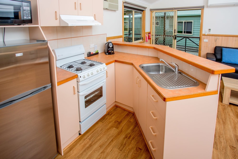 Private kitchenette, Discovery Parks - Bright