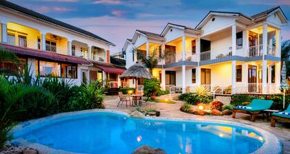 2 Friends Beach Hotel