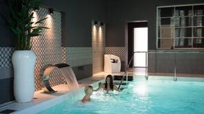 Indoor spa bath
