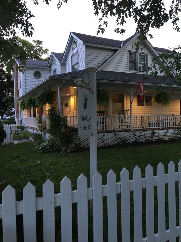 Finlay House Bed and Breakfast Deals & Reviews (Niagara Falls, CAN) | Wotif