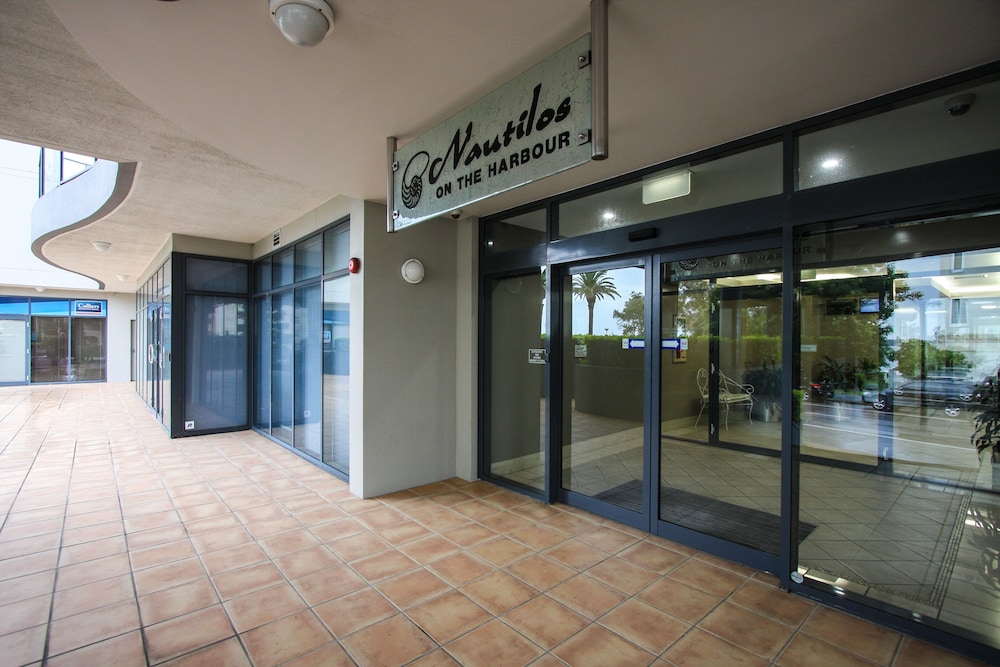 Nautilos Apartments