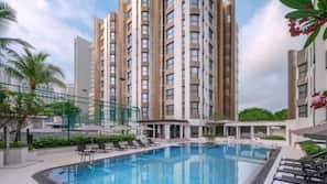 Outdoor pool, pool umbrellas, sun loungers