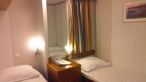 Free WiFi, linens