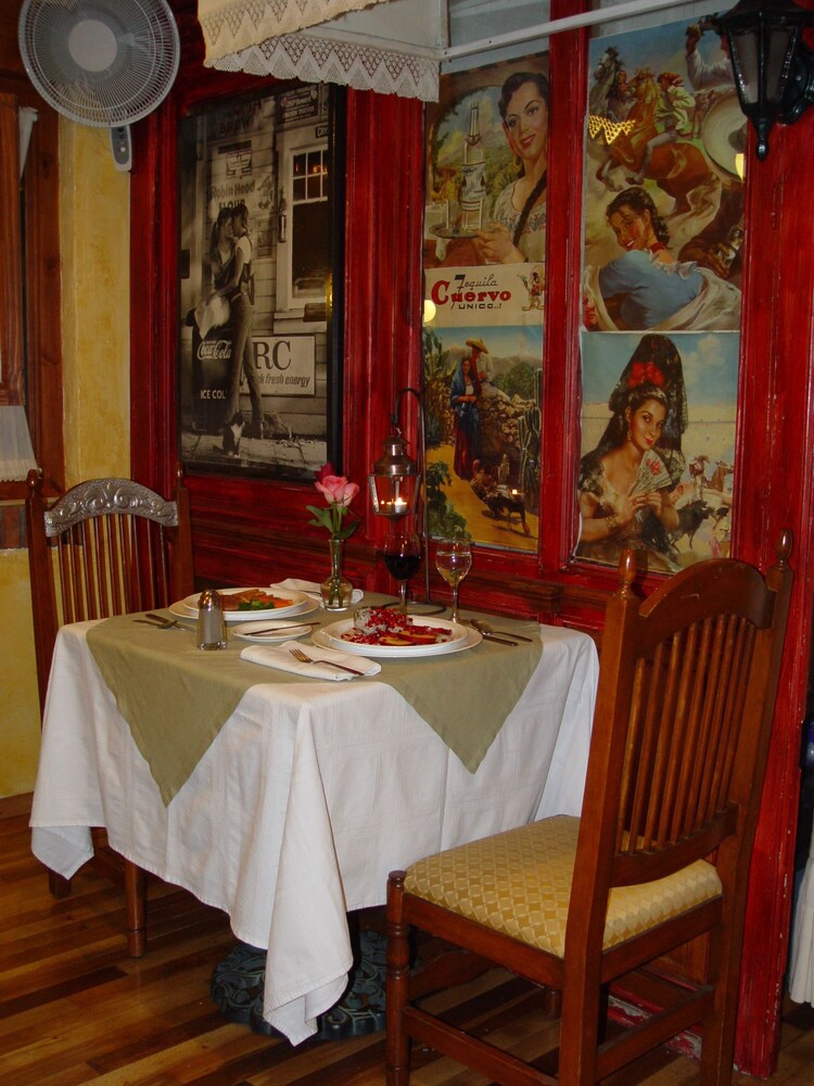 Hotel La Casa De Las Rosas 3 Hrs Star Hotel In Morelia Michoacan De Ocampo