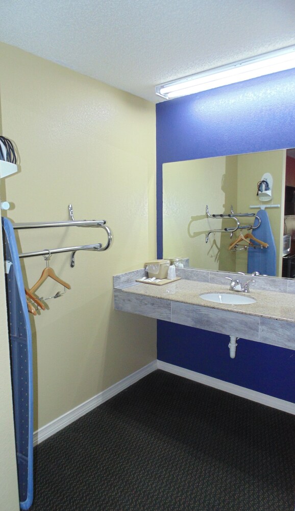 Log Cabin Inn Bay Minette Usa Aarp Travel Center