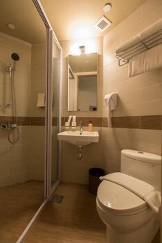 Resorts World Sentosa Genting Hotel Jurong Sg Clean Singapore 138 Room Prices Reviews Travelocity