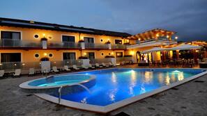 Piscina all'aperto