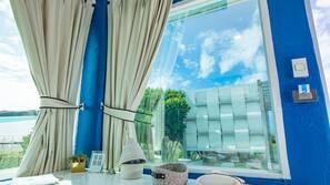 Minibar, in-room safe, free WiFi