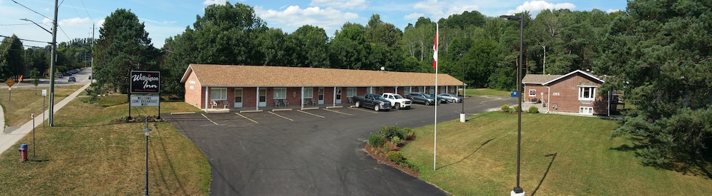 Wellington Inn in Huntsville, Canada