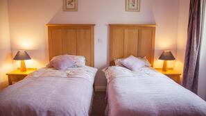 Premium bedding, desk, free cots/infant beds, free WiFi