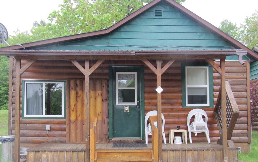 Spectacle Lake Lodge in South Algonquin Best Rates & Deals on Orbitz