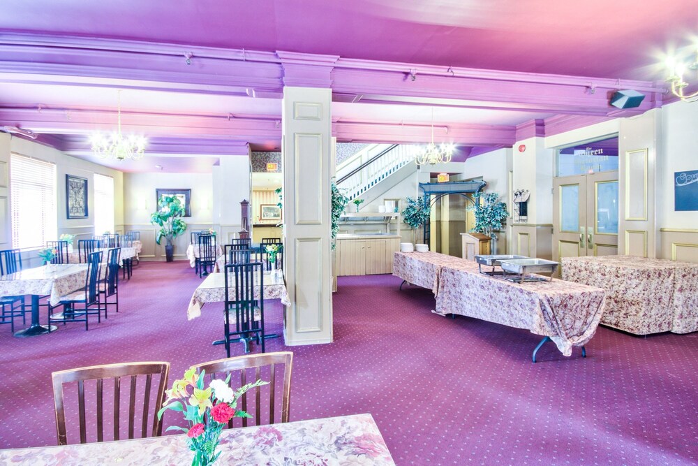 Queens Inn At Stratford Ontario Canada Queen's Inn at Stratford in Stratford | Best Rates & Deals on Orbitz