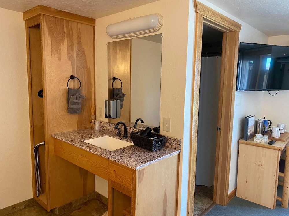 Ninepipes Lodge