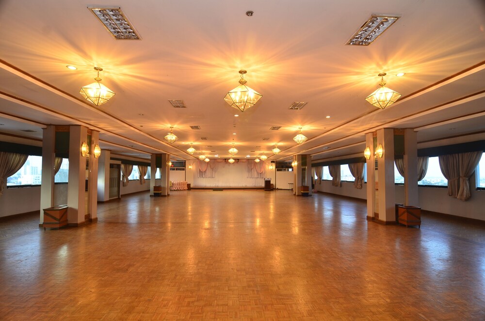 Photo - Holiday Plaza Hotel - Cebu