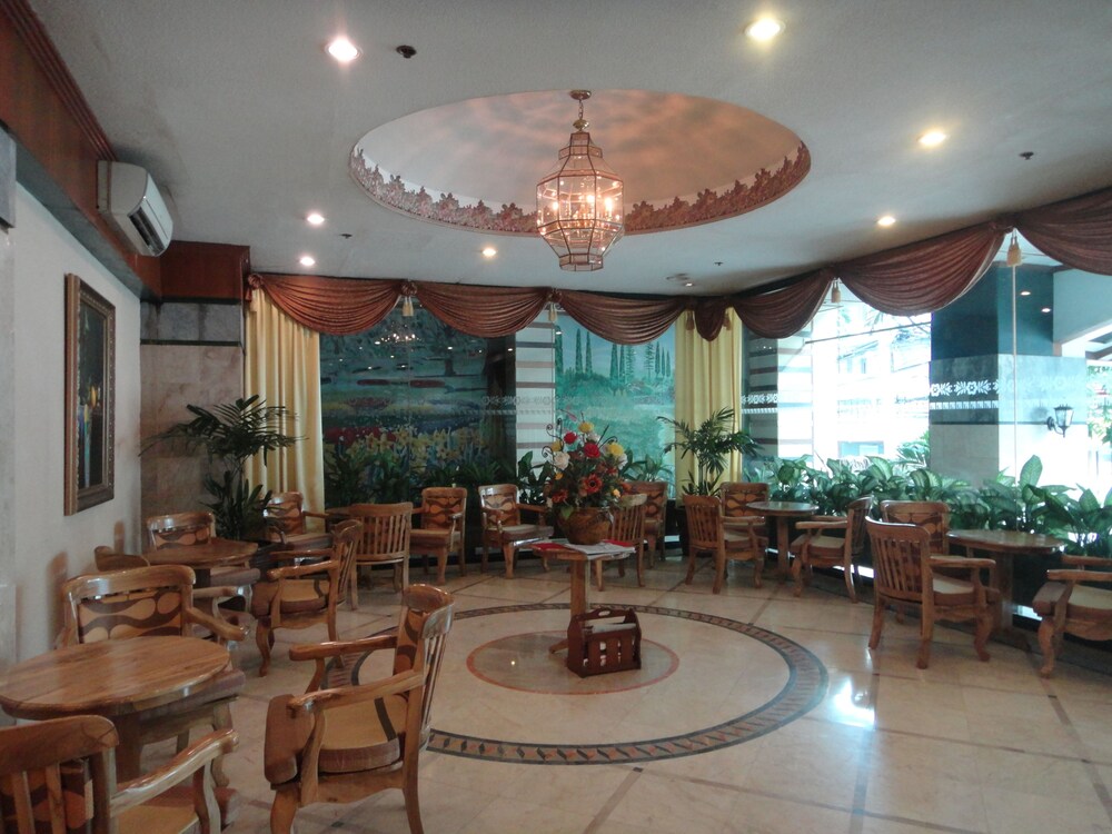 Photo - Holiday Plaza Hotel - Cebu