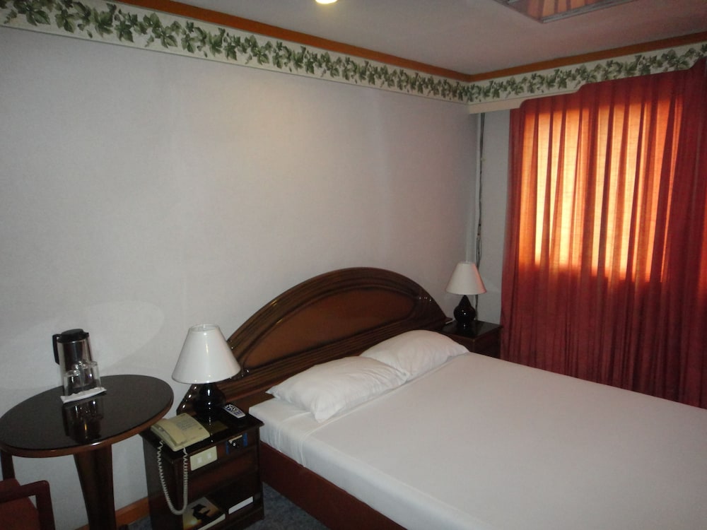 Photo - Holiday Plaza Hotel - Cebu