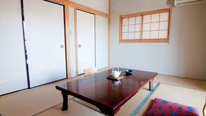 In-room safe, linens