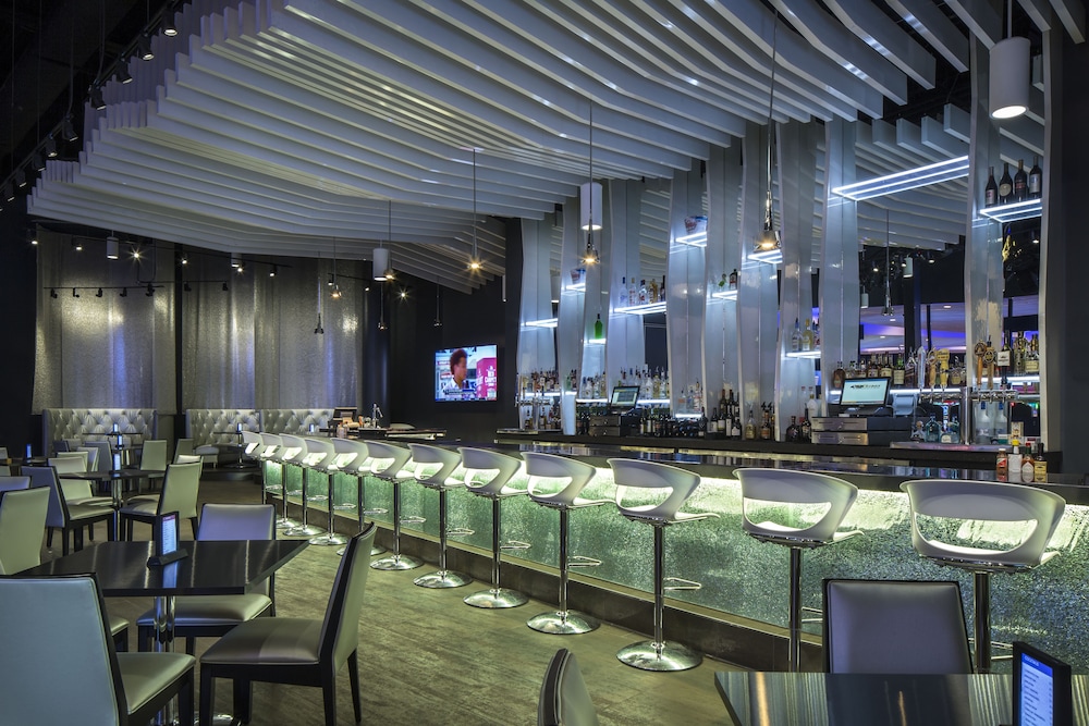 Lounge, 12 Tribes Resort Casino