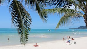 海灘、太陽傘、沙灘巾