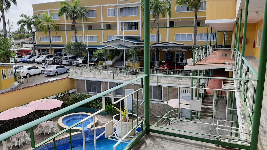 Royal Palm Suite Hotel