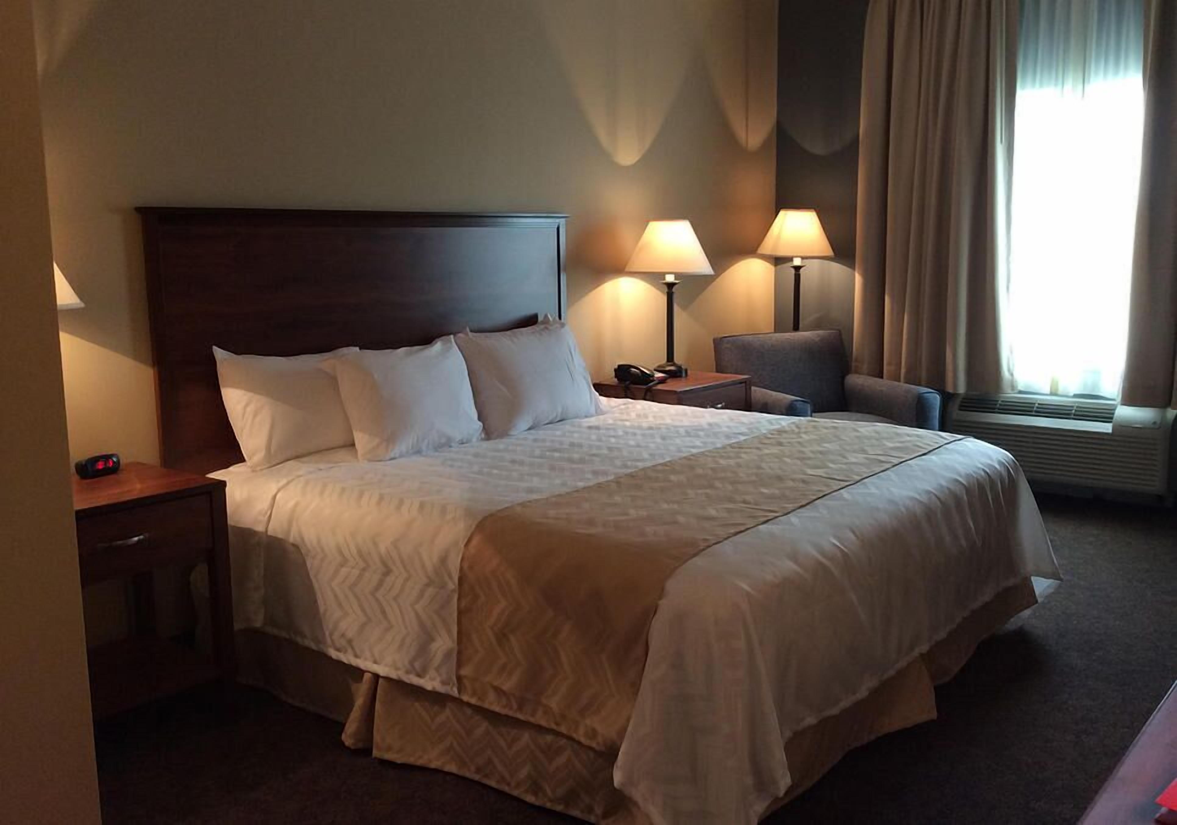 Cardinal Inn & Event Center in Albion, United States