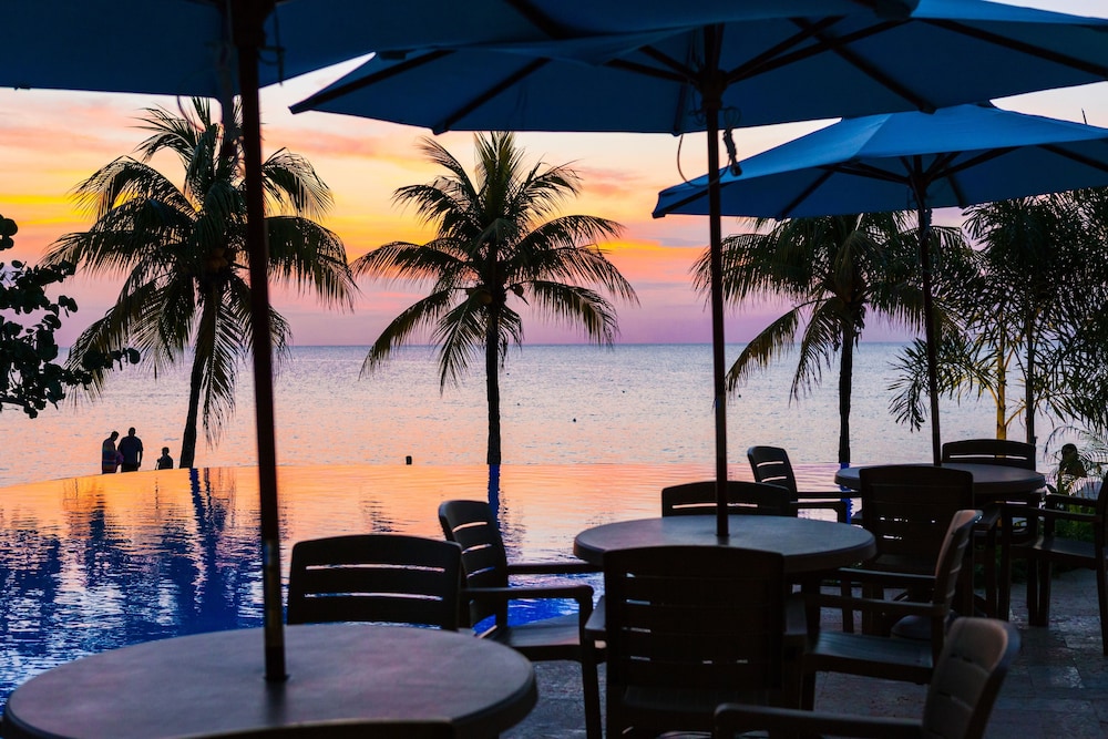 Exterior, Grand Roatan Caribbean Resort