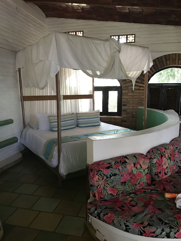 Sayulita Beach House Hotel 2018 Room Prices 69 Deals Reviews Sayulita Beach House Hotel 3 0 Out Of 5 Aerial View Interior Entrance Guestroom