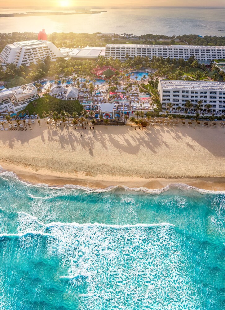 The Pyramid Cancun - All Inclusive in Cancun | Best Rates & Deals on Orbitz