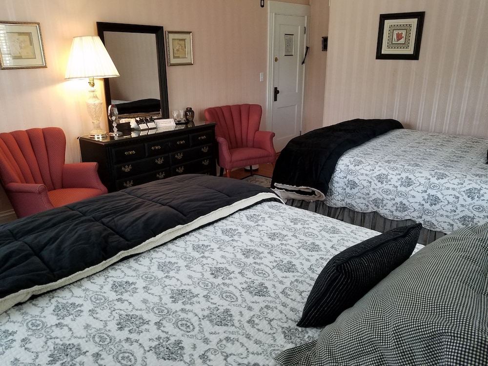 The Victoria Inn Bed & Breakfast in Hampton Best Rates & Deals on Orbitz