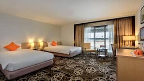 Minibar, in-room safe, desk, iron/ironing board