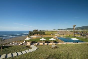 Santa Barbara Eco-Beach Resort