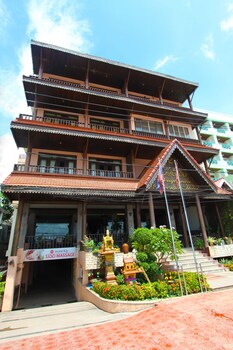 Sengtawan Riverside Hotel