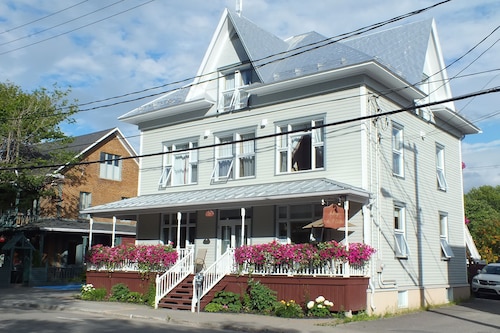 Great Place to stay Auberge de l'Evêché near Rimouski 