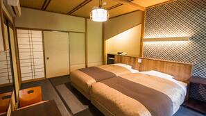 In-room safe, desk, free WiFi