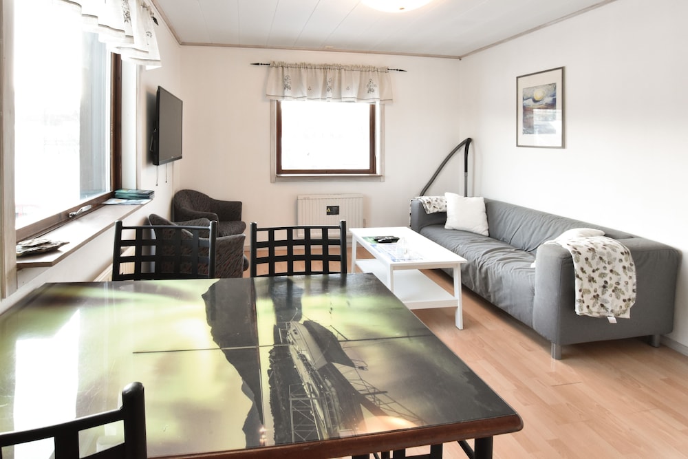 Abisko Guesthouse  & Activities