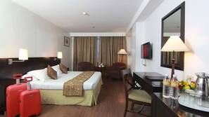 Minibar, in-room safe, desk, iron/ironing board