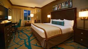 1 bedroom, premium bedding, in-room safe, desk