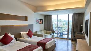 Premium bedding, in-room safe, desk, laptop workspace