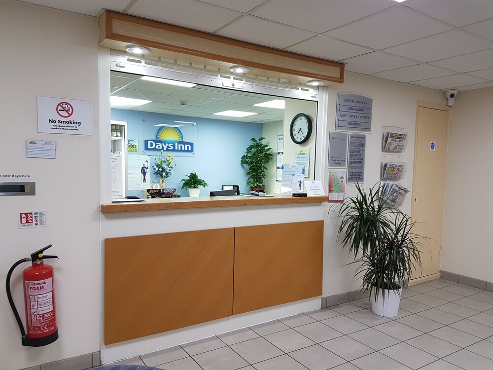 Reception, Days Inn by Wyndham Sutton Scotney North