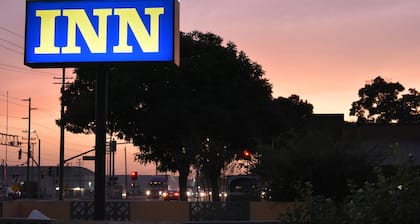 Apex Inn