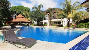 3 outdoor pools, open 6:00 AM to 10:00 AM, sun loungers