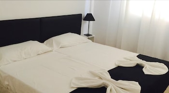 Apartamentos San Antonio Beach