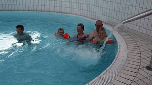 Innenpool, Liegestühle