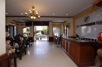 Charming Riverside Hotel