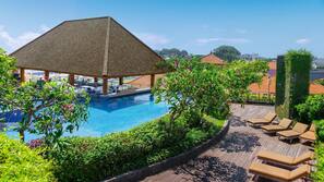 3 outdoor pools, open 6:30 AM to 10:00 PM, pool umbrellas, pool loungers