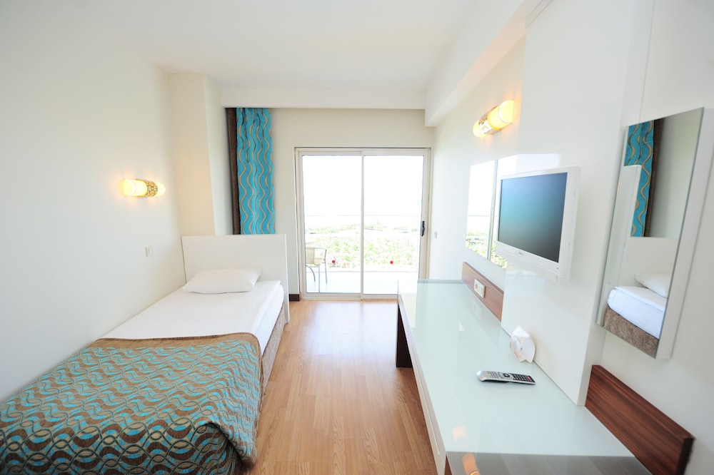 Seaden Sea World Resort & Spa