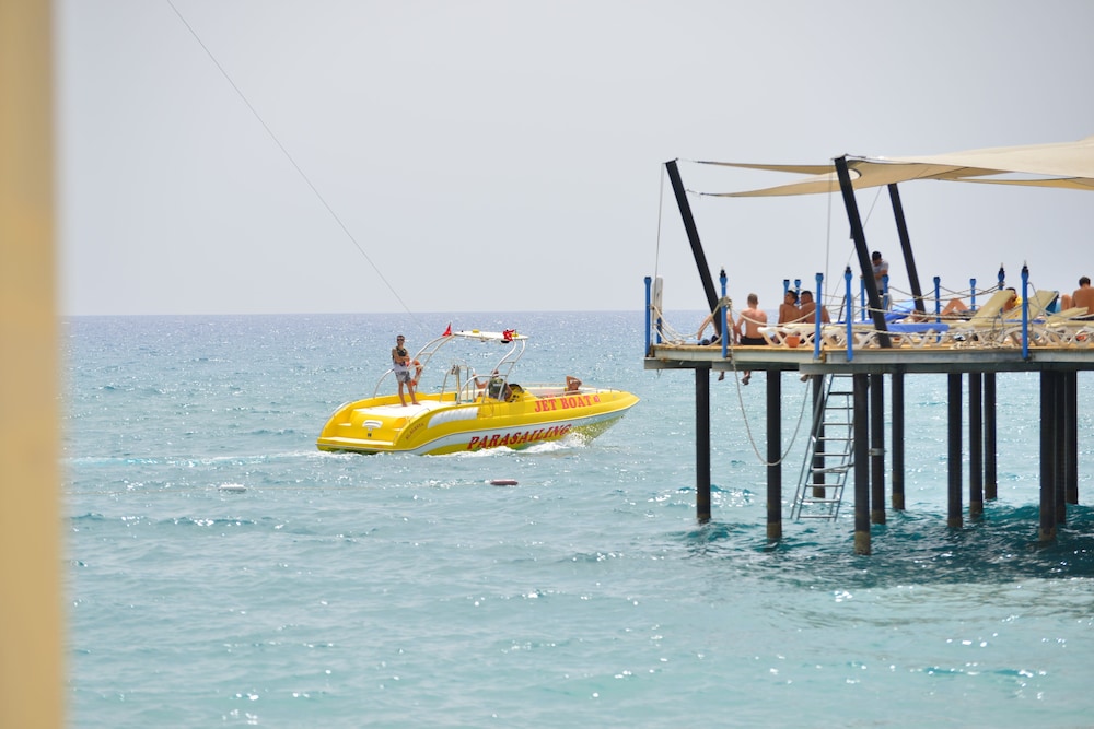 Seaden Sea World Resort & Spa