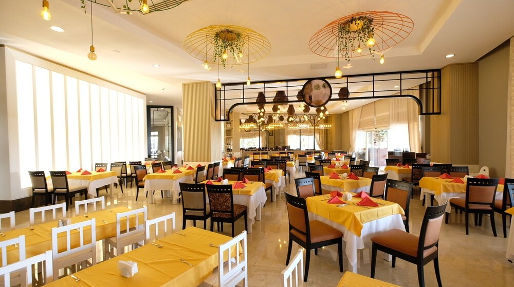 Seaden Sea World Resort & Spa