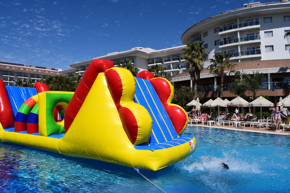 Seaden Sea World Resort & Spa