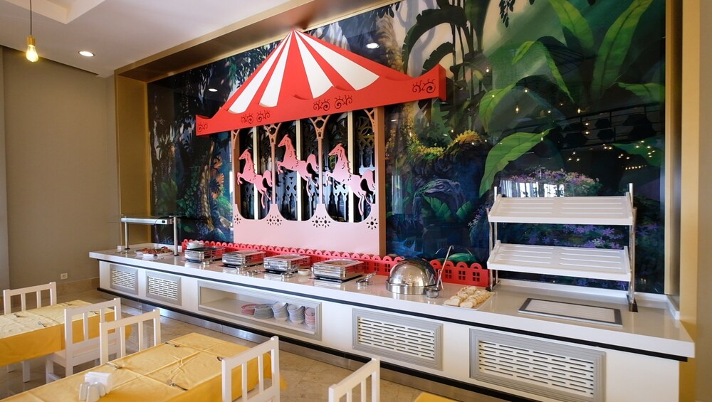 Seaden Sea World Resort & Spa